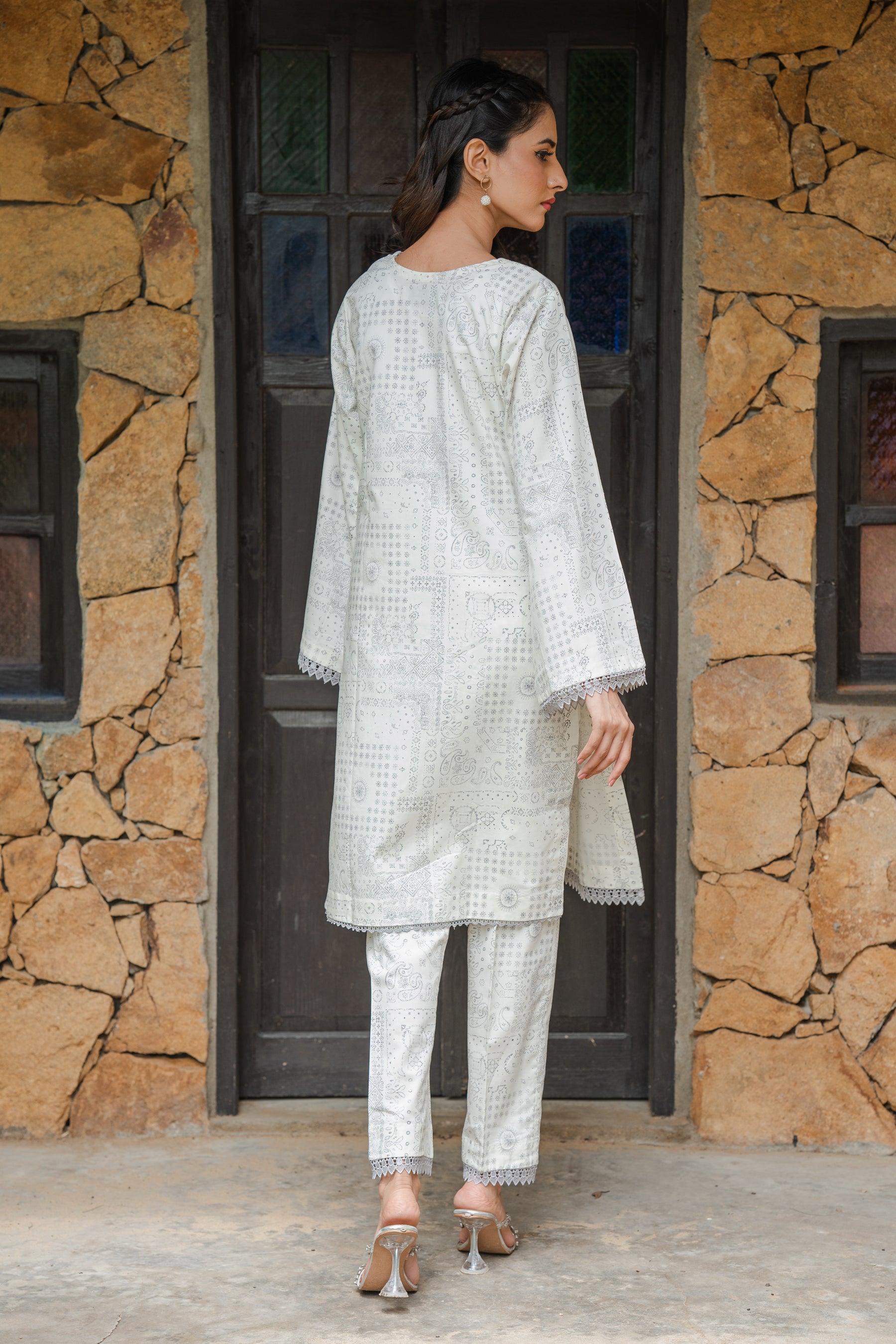 Jahan Ara - Ivory Enduring (2Pcs-stitched)